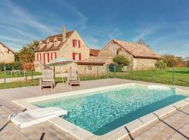 Authentic stone house with private pool, hotel v mestu Orliac