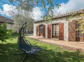 Charming holiday home with pool, holiday home in Monbazillac