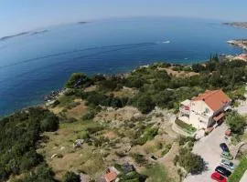 Apartments Lira