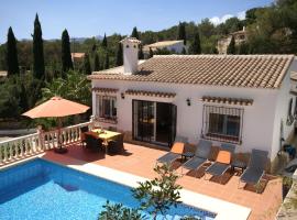 Sea Breeze Villa Escape, hotel i Pedramala