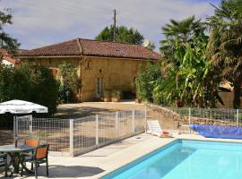 Traditional villa with pool, hotel Estang városában