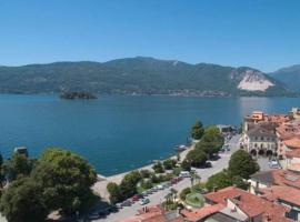 monolocale lago maggiore PALLANZA, hotell med basseng i Verbania