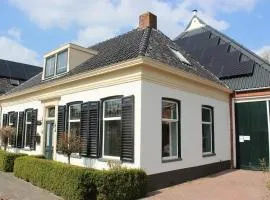 Desokkeraai - Sauna & Hottub privé appartement in schuur