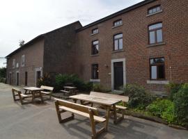 Farm Stay with Sauna, Teuven, hotel v destinaci Teuven
