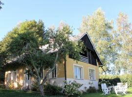 An eight person holiday home on a 1600 hectare, üdülőház Tachovban