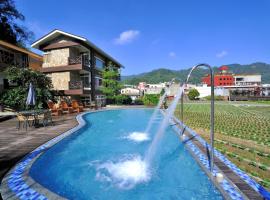 Ci Meng Rou Resort Villa, Hotel mit Pools in Dahu