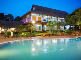Muaklek Paradise Resort, hotel with pools in Ban Muak Lek