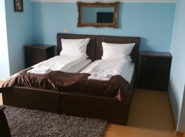 Family Pension, romantic hotel in Arad