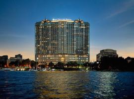 Four Seasons Hotel Cairo at Nile Plaza, hotel in Cairo