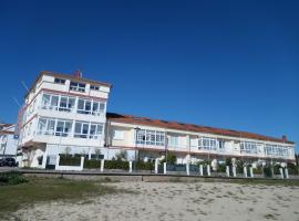 Hotel Playa, hotel cerca de Club de golf Ría de Vigo, Cangas de Morrazo