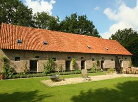 Rural holiday home in former stables, hotel v destinaci Beernem