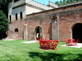 Regal Castle near Padua and Venice with scenic beauty, hotel i Monselice
