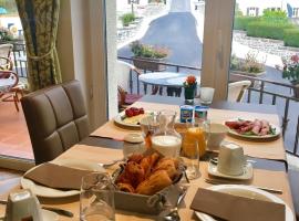 Auberge Les Deux Tours, hotel v destinaci Esch-sur-Sure