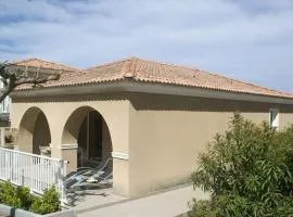 Villa in Algajola near Beach & Pool