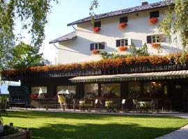 Hotel Compet, hotel in Levico Terme