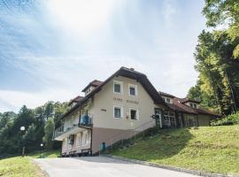 Guesthouse Haler, kuća za odmor ili apartman u Podčetrteku