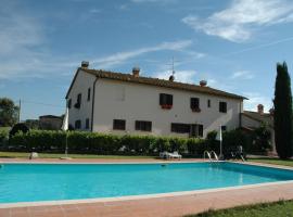 Spacious Farmhouse in Pienza with Swimming Pool, hotel v destinaci Contignano