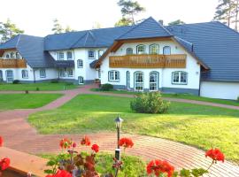 Landhaus Müritzgarten Hotel garni, hotel v destinaci Röbel