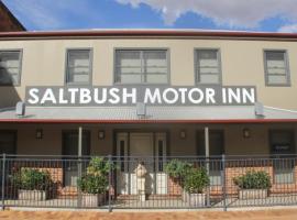 The Saltbush Motor Inn: Hay şehrinde bir kendin pişir kendin ye tesisi