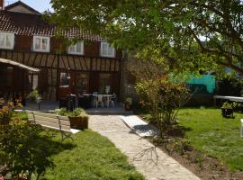 Au Coeur d'Amiens: Amiens, The Floating gardens Park yakınında bir otel