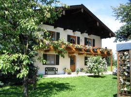 Gemütliches Ferienwohnung in Feldwies mit Sauna, hotel di Übersee