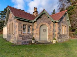 Firlands Lodge, lodge in Forres