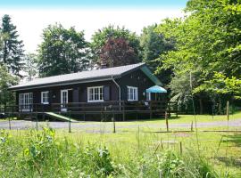 Spacious Chalet with Private Garden in Waimes, hotel en Sourbrodt