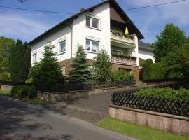 Cosy Apartment in Wilsecker near the Forest, מלון בKyllburg