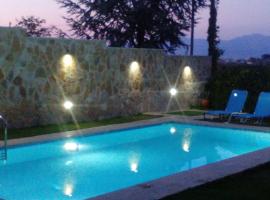 Apartment with Private Pool, hotel with parking in Kiaton