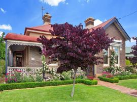 Loloma Bed and Breakfast, hotel com piscina em Armidale