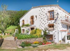 Can Rosich, beach hotel in Santa Susanna