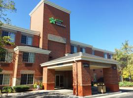 Extended Stay America Suites - Milwaukee - Brookfield、ブルックフィールドのホテル