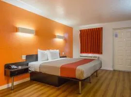 Motel 6-Garland, TX - Northeast Dallas