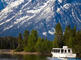 科爾特灣村酒店，科爾特灣村的飯店