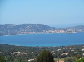 Studio du Commandant Marché，卡爾維的飯店