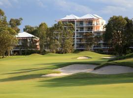 Magnolia Lane Apartments, golf hotel in Twin Waters