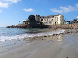 Fort d'Auvergne Hotel, hotell i Saint Helier Jersey