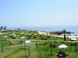 Amphora Hotel & Suites, hotel em Pafos