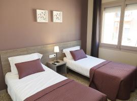 Hostal Fonda Montserrat, gjestgiveri i Cambrils