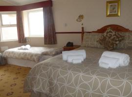 Whitehall Guest House: Colwyn Bay şehrinde bir otel