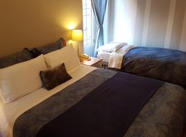 Hotel Moniga โรงแรมในเดเซนซาโนเดลการ์ดา