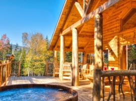 Le Bivouac - Les Chalets Spa Canada, hotel with jacuzzis in La Malbaie