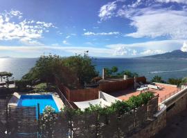 Villa Bikini on Sorrento Coast, hotel a Vico Equense