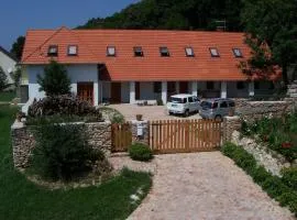 Bakonyi Apartmanház Eplény