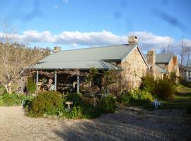 Woodvale at Cooma, hótel í Cooma