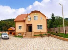 Sadiba "Lisova Pisnia", hotel v destinaci Syňak
