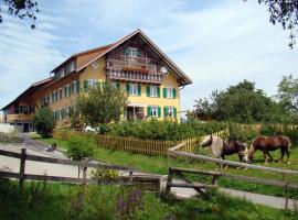 Bio-Bauernhof Heidegger, farm stay in Möggers