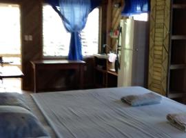 Apartments Chez Milady, hotel v destinaci Utila