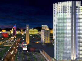 Palms Place Studio with Balcony & Strip View, hotell i nærheten av Orleans Arena i Las Vegas