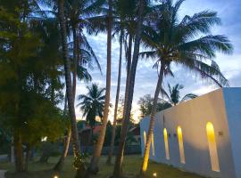 Sense of Yanui, hotel blizu znamenitosti Windmill Viewpoint, Nai Harn Beach